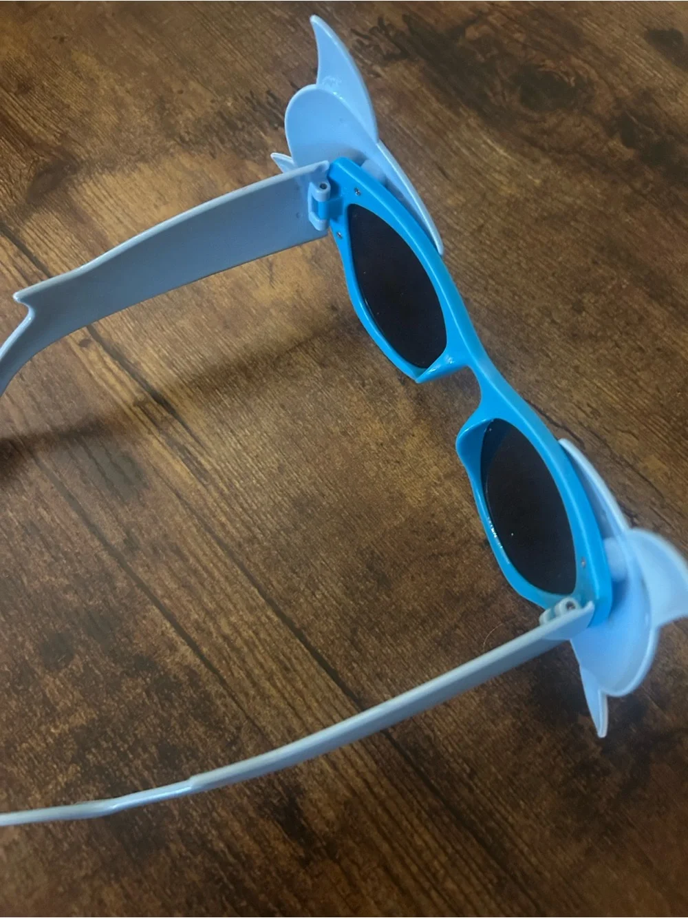 Shark Fun Shades Sunglasses - Light Blue